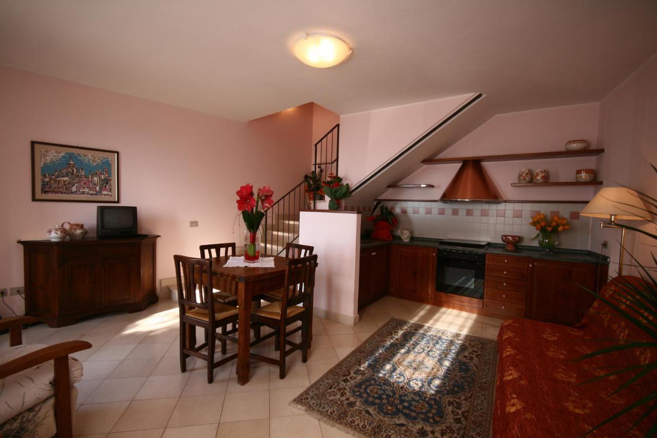 Bargni Casa Oliva Albergo Diffuso מראה חיצוני תמונה
